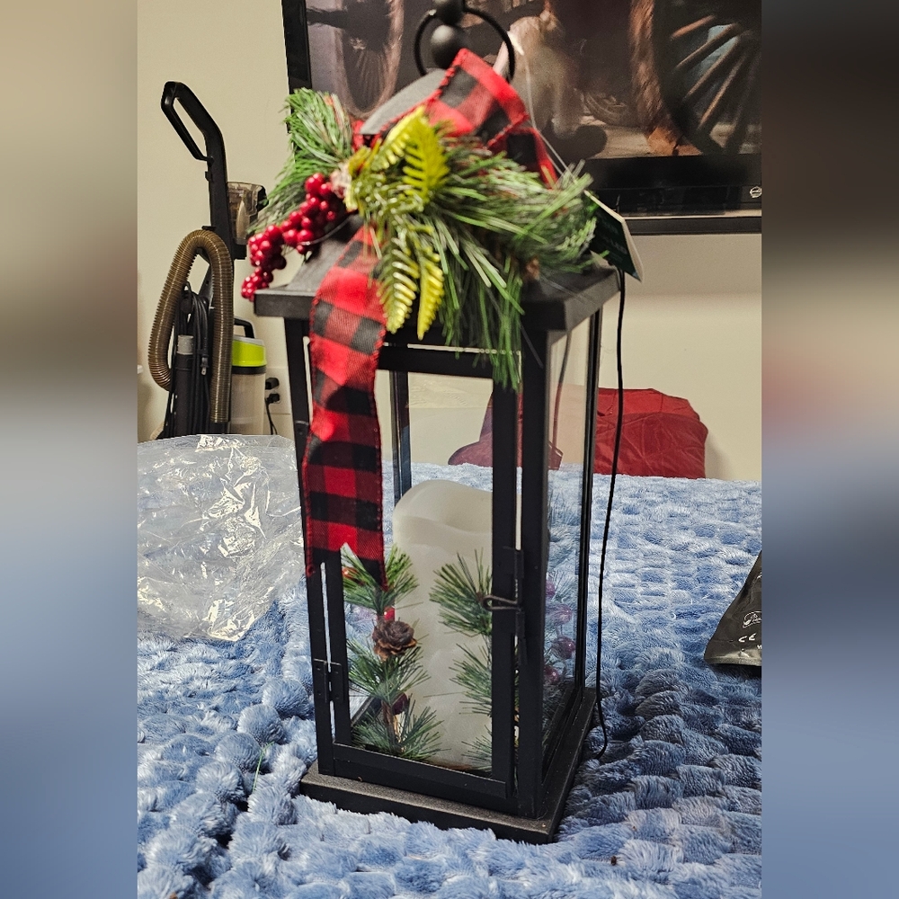 Festive Black Lantern with‎ Candle and Red Plaid Bow Kurts Adler